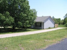 522 Simpson Rd in Anderson, SC - Building Photo