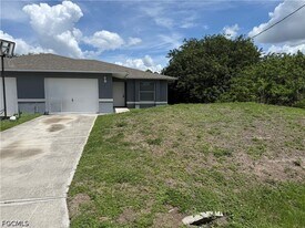 107 Harold Ave S in Lehigh Acres, FL - Building Photo
