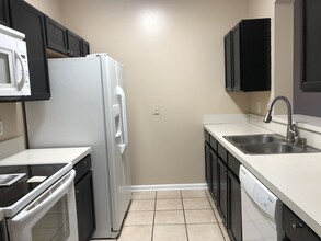 10550 Baymeadows Rd, Unit 211 in Jacksonville, FL - Building Photo - Building Photo