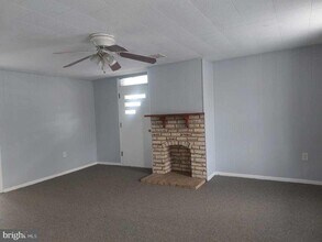 2 N Carroll St in Thurmont, MD - Foto de edificio - Building Photo