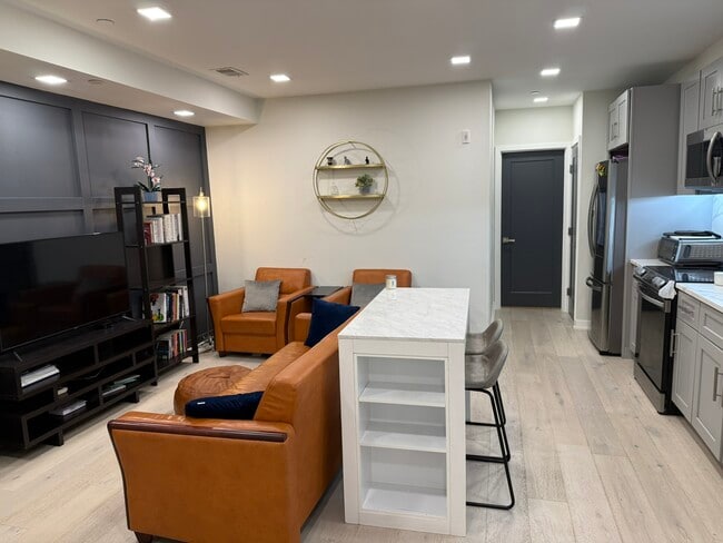 1355 Bryant St NE, Unit 4 in Washington, DC - Building Photo - Building Photo