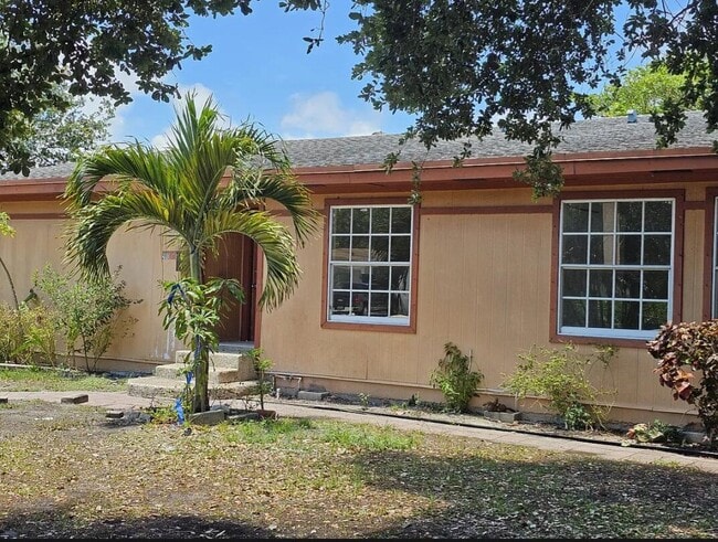 property at 2013 Dock St
