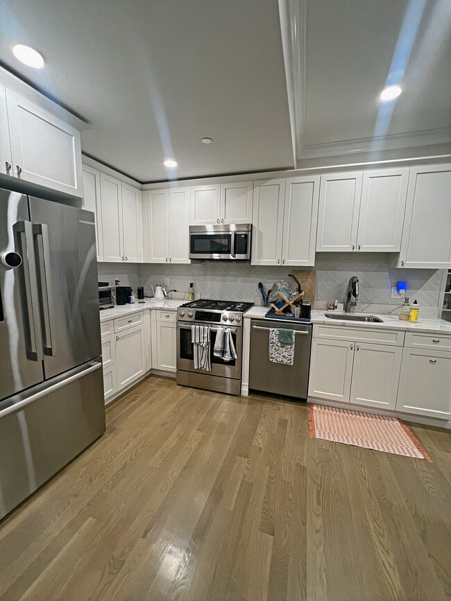 14 Mount Hood Rd, Unit 4 in Boston, MA - Building Photo - Building Photo