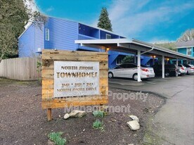 3151 N Shore Dr SE in Albany, OR - Building Photo