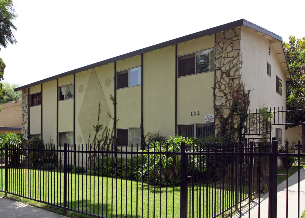 122 E Wakefield Ave in Anaheim, CA - Building Photo