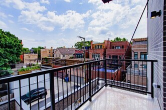 3821 N Ashland Ave in Chicago, IL - Building Photo - Building Photo