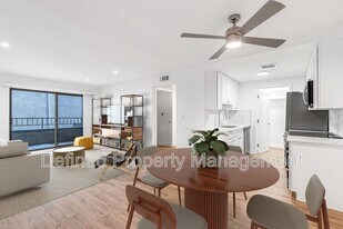 5807 Laurel Canyon Blvd in Los Angeles, CA - Building Photo