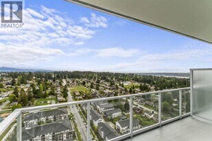 525 Foster Ave in Coquitlam, BC - Building Photo