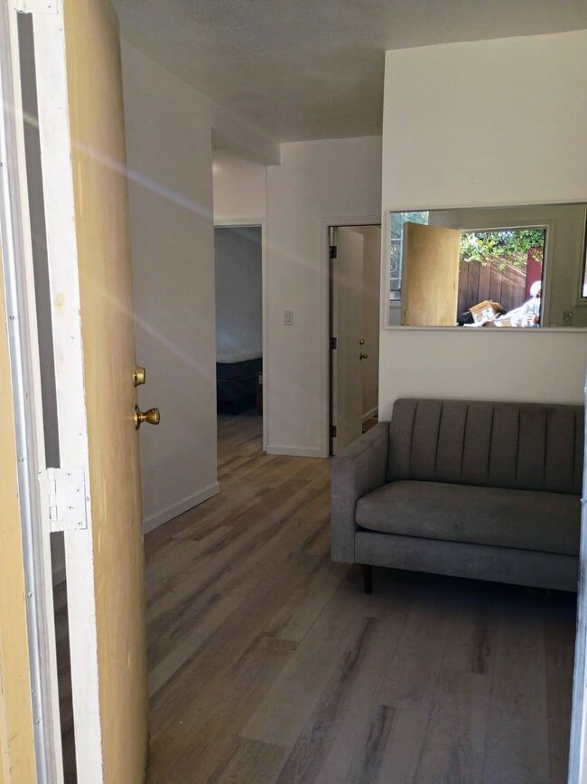 2112 Ashby Ave, Unit C