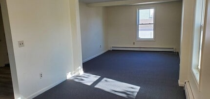 25-27-27 Brier St in Fitchburg, MA - Building Photo - Building Photo