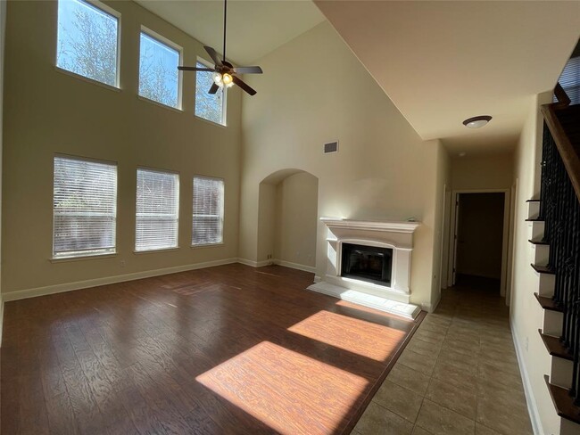 2316 Golden Gate Park in Austin, TX - Building Photo - Building Photo