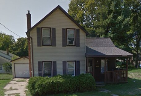 707 W Homer St in Freeport, IL - Building Photo