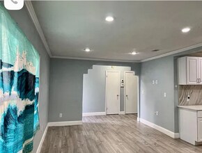 2337 37th St S in St. Petersburg, FL - Foto de edificio - Building Photo