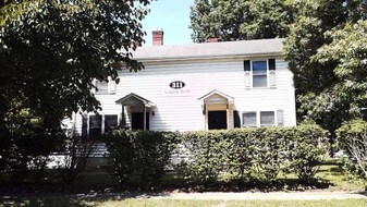 311 Linden Walk in Lexington, KY - Building Photo
