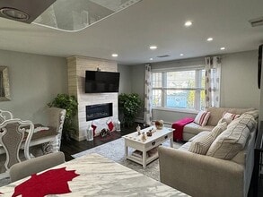 83 Whiting St in Cranston, RI - Building Photo - Building Photo