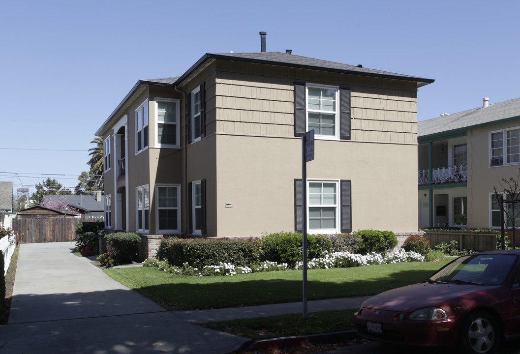 1116 Laguna Ave in Burlingame, CA - Foto de edificio