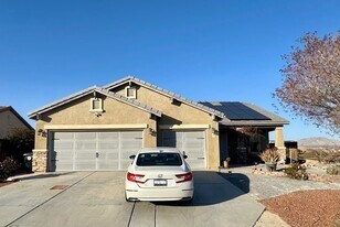 13998 Old Mill Ln in Victorville, CA - Building Photo