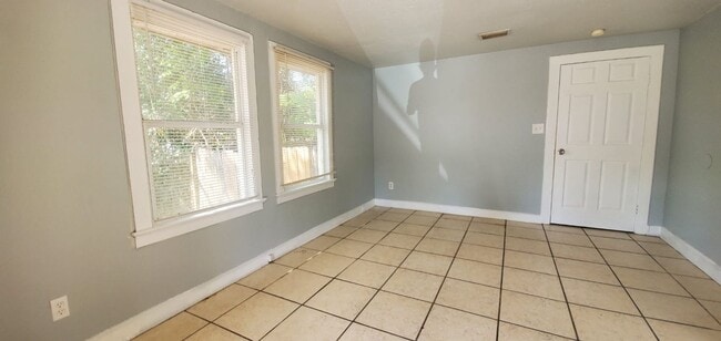 1124 Belleair Rd in Clearwater, FL - Building Photo - Building Photo