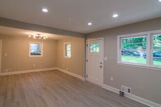2368 Jefferson Terrace in East Point, GA - Building Photo - Building Photo