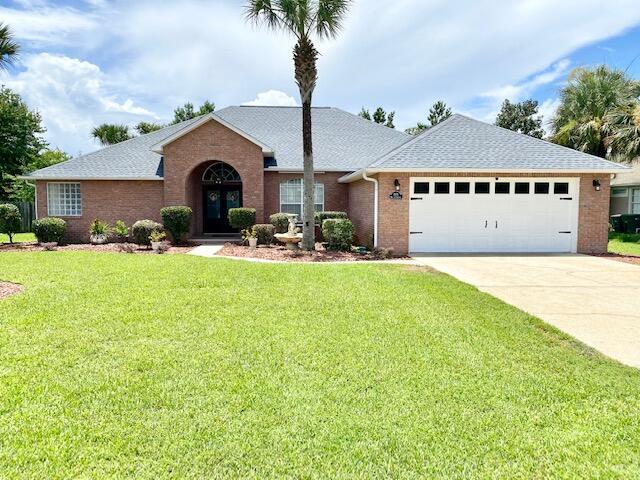 1979 Rue La Fontaine in Navarre, FL - Building Photo