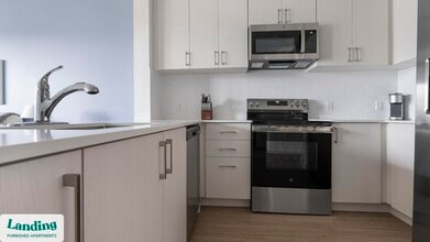 7301 Lake Bank Lp, Unit D2-307 in Ft. Myers, FL - Foto de edificio - Building Photo