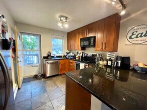 1430 Tremont St, Unit B4 in Boston, MA - Foto de edificio - Building Photo