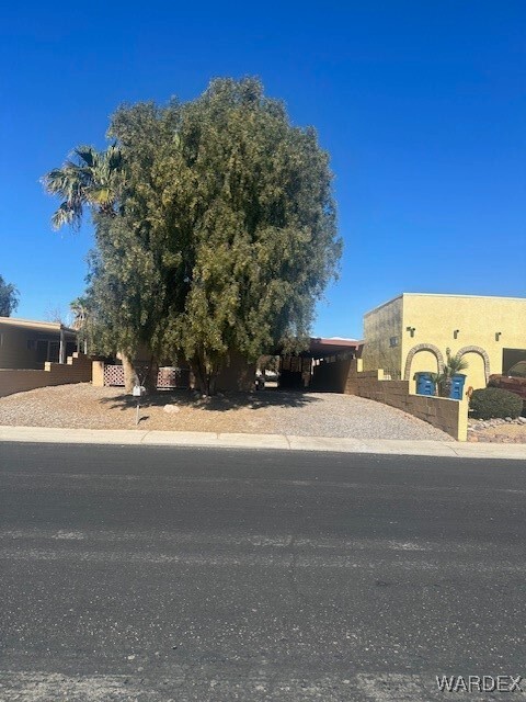 1359 Lause Rd in Bullhead City, AZ - Building Photo