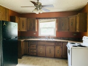 1236 Sunrise Dr in Bluefield, WV - Building Photo - Building Photo