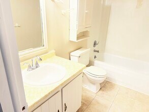 8709 Candlewood Trl, Unit 8709 Candlewood trl in Brighton, MI - Building Photo - Building Photo