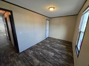 5973 Frederick St in Romulus, MI - Building Photo - Building Photo