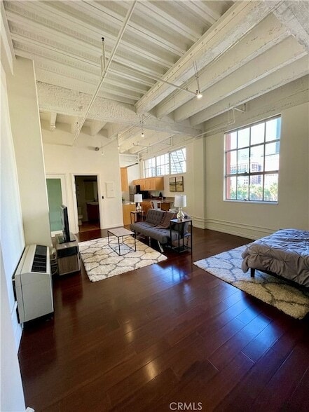 property at 312 W 5th St