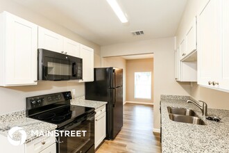 5814 Castle Brook Dr in San Antonio, TX - Building Photo - Building Photo