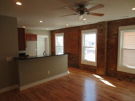 1967 W 58th St, Unit 3 in Cleveland, OH - Building Photo