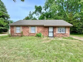 4540 Spring Valley Dr in Memphis, TN - Building Photo