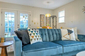 109 E Point Dr in Savannah, GA - Building Photo - Building Photo