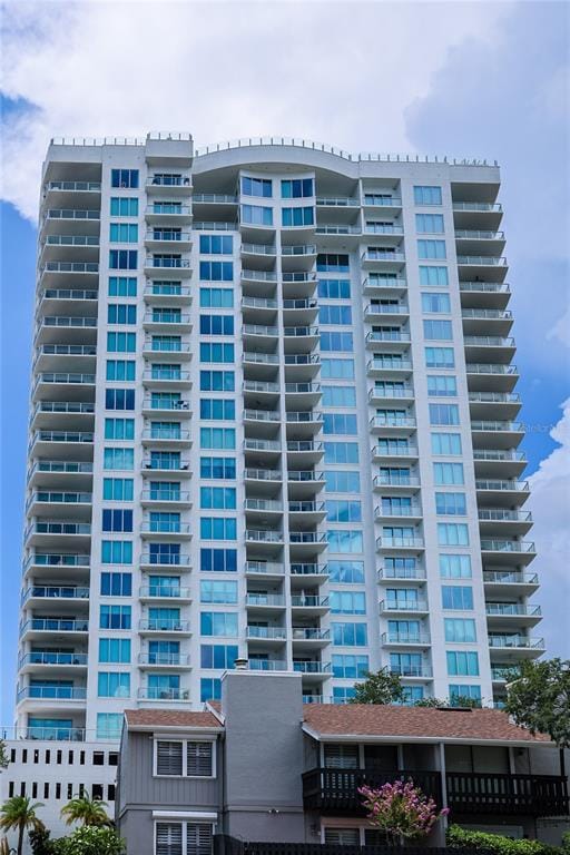property at 2910 W Barcelona St