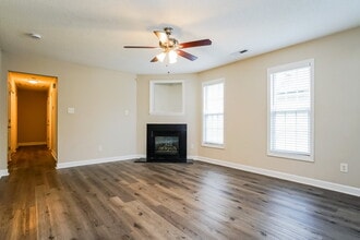 5640 Tealbrook Dr in Raleigh, NC - Foto de edificio - Building Photo