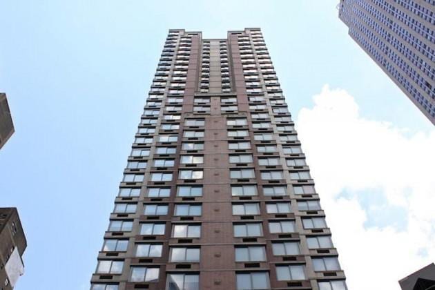 property at 35 W 33rd St