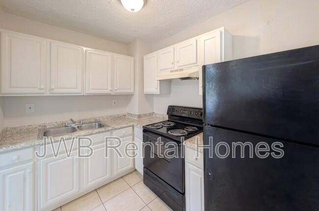 1060 W 13th St in Jacksonville, FL - Building Photo - Building Photo