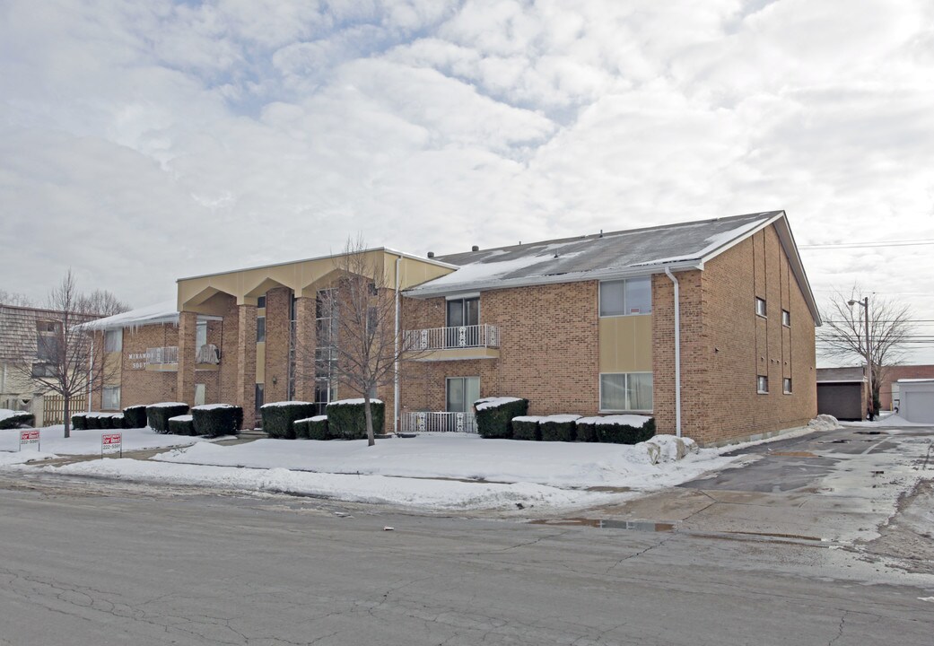 Miramor South in Dayton, OH - Foto de edificio