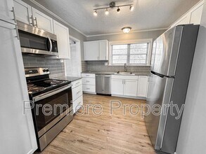 2320 W 76th St in Prairie Village, KS - Building Photo - Building Photo