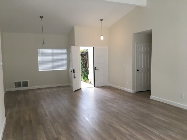 2696 Medford Ct in Carlsbad, CA - Building Photo - Building Photo