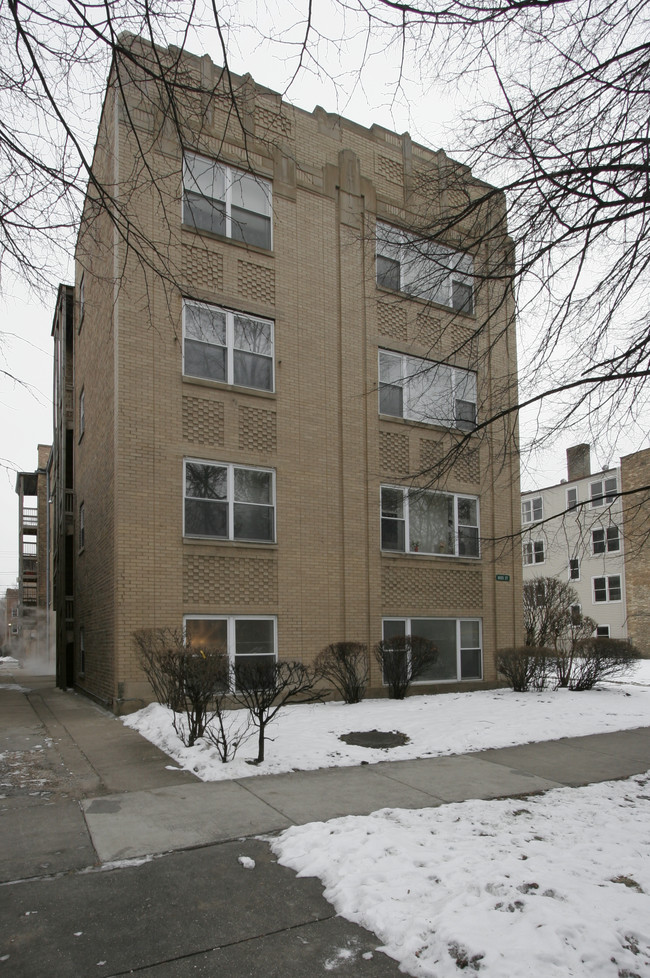 8025 Kilpatrick Ave in Skokie, IL - Building Photo - Building Photo