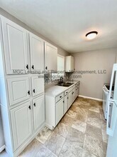 409 SW Madison St in Lee's Summit, MO - Foto de edificio - Building Photo