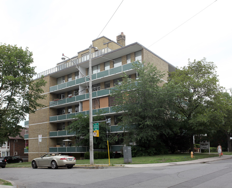 Parkview Terrace Apartments in Toronto, ON - Building Photo