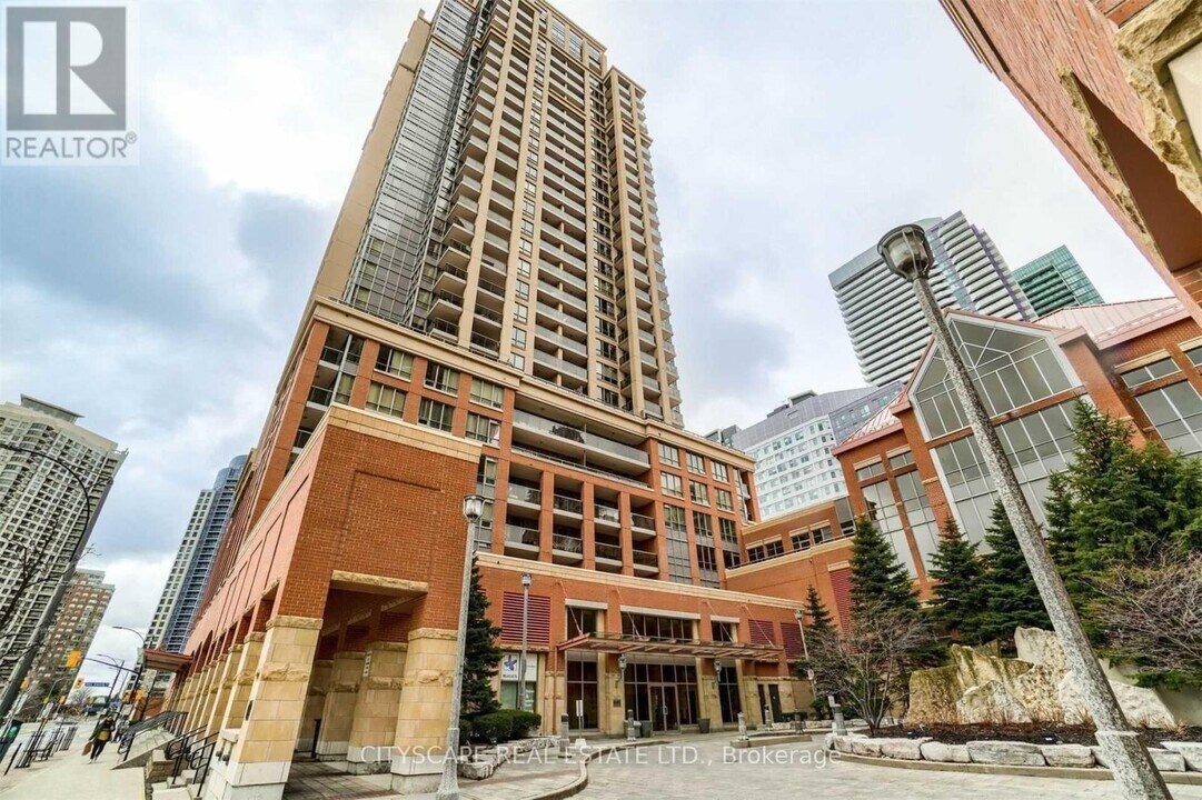 4080 Living Arts Dr in Mississauga, ON - Building Photo