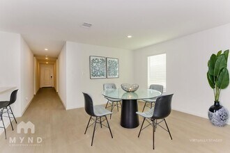 10140 Dalgreen Cir in Fort Worth, TX - Foto de edificio - Building Photo