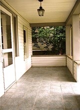 15 Maple Grove St in Great Neck, NY - Building Photo - Building Photo