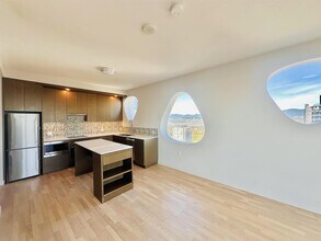 13495 Central Ave in Surrey, BC - Building Photo - Building Photo