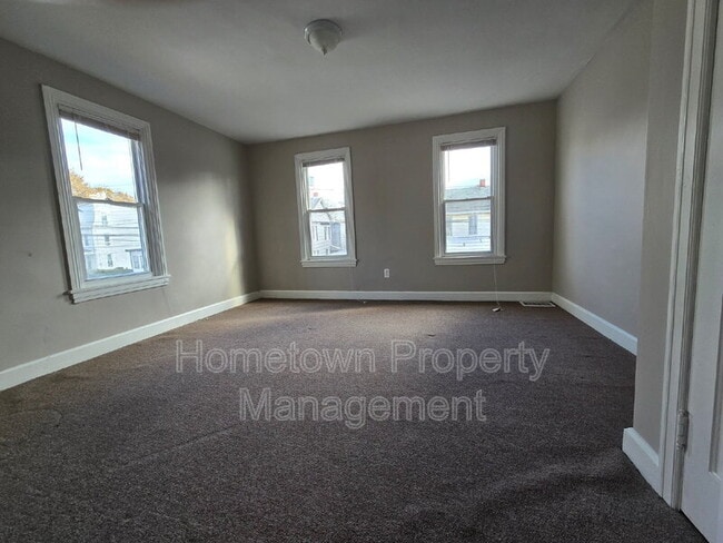 209 Lincoln St in Steelton, PA - Foto de edificio - Building Photo